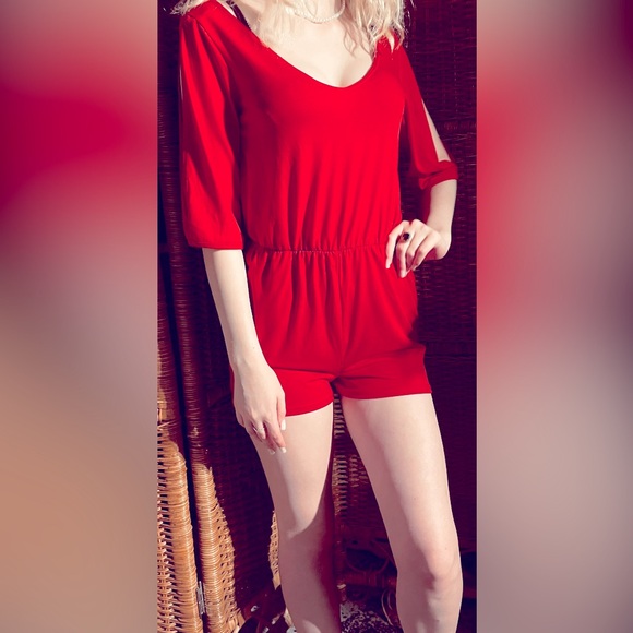 Red cold shoulder romper - Picture 1 of 3